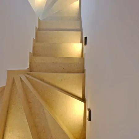 La Maltese נאוסה