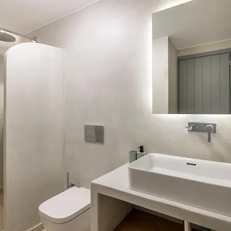 La Maltese נאוסה